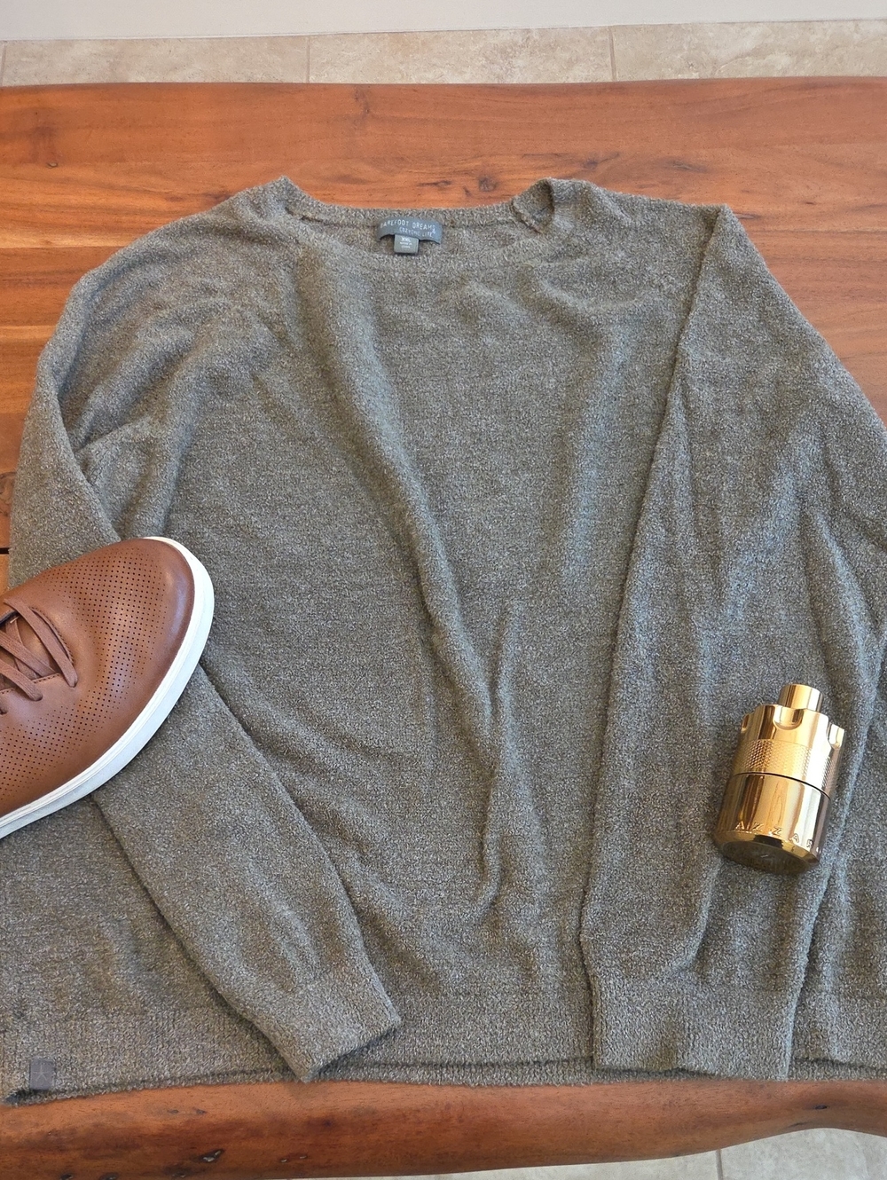 Barefoot Dreams Men's Olive-Green Crewneck Sweater